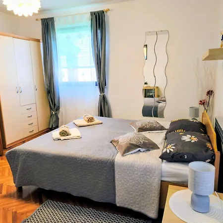 Familija Cvitkovic Apartman Funtana